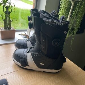 Womens size 10 Step On DC Snowboard Boots